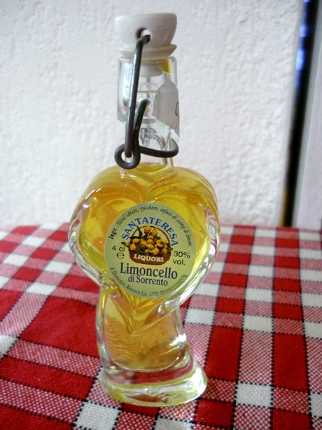 la-Sicile-Authentique-cadeaux-fiole-de-limoncello